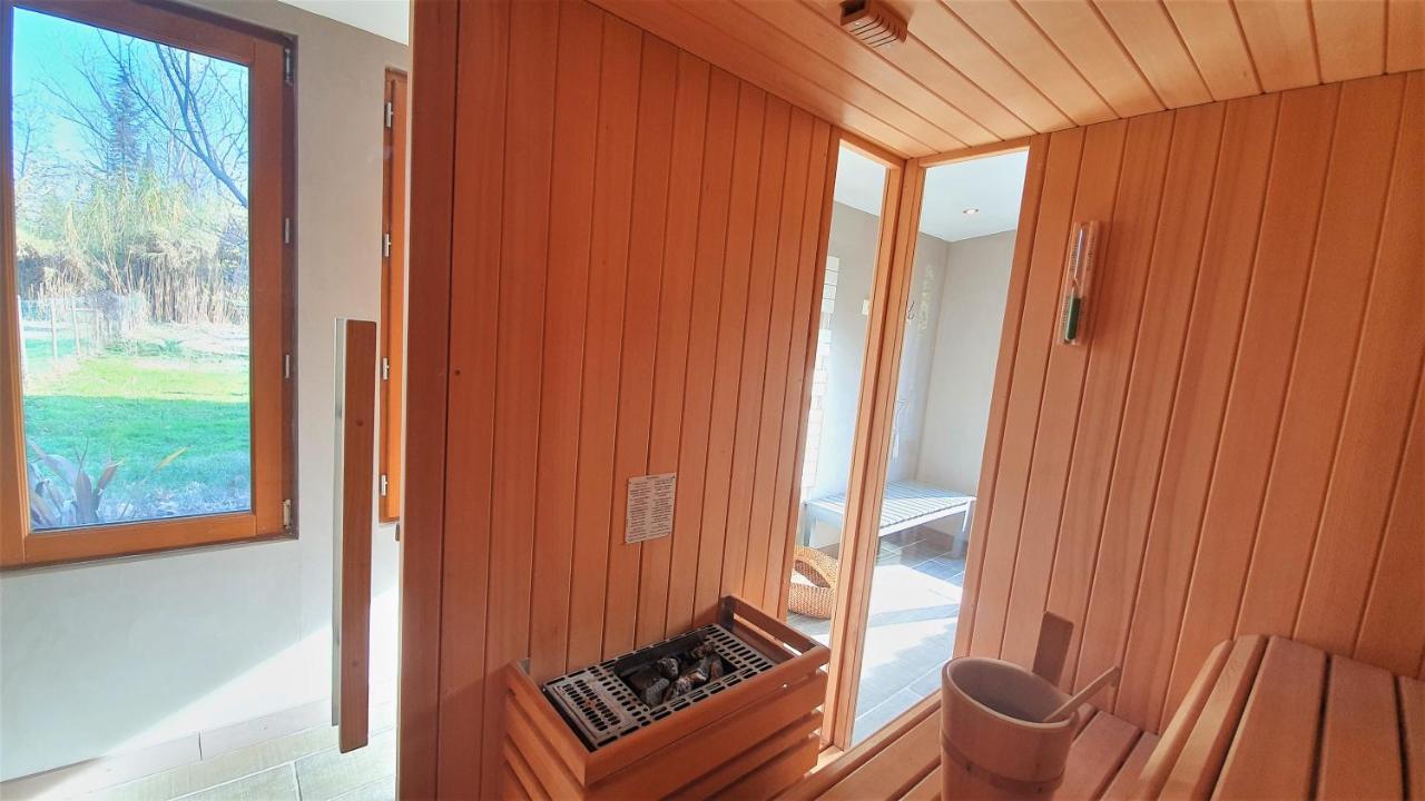Hotel Cote Provence Le Thor Zewnętrze zdjęcie