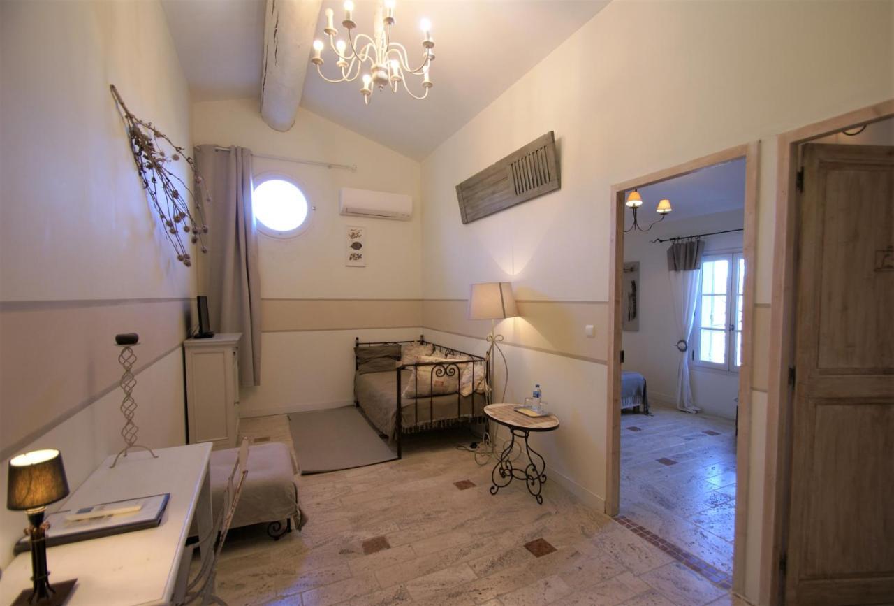 Hotel Cote Provence Le Thor Zewnętrze zdjęcie