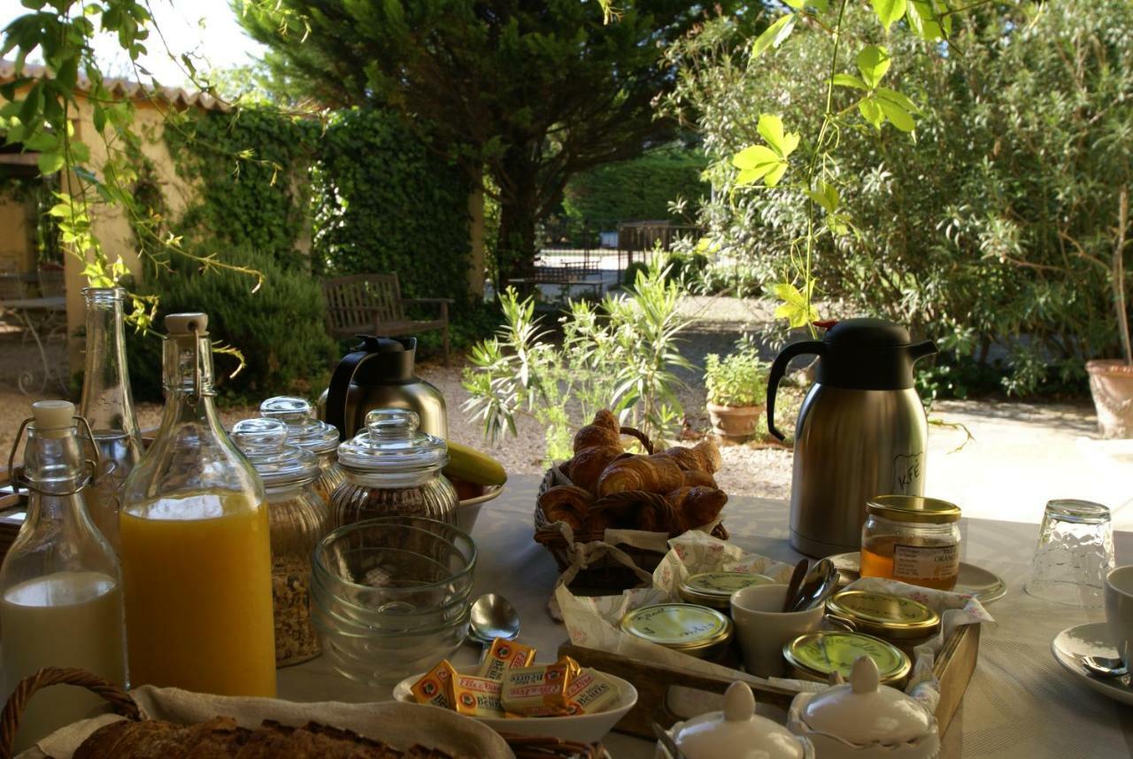 Hotel Cote Provence Le Thor Zewnętrze zdjęcie